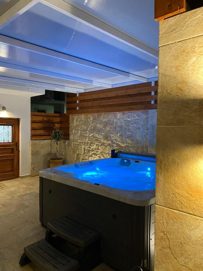 Villa Caerus Paphos Exteriör bild