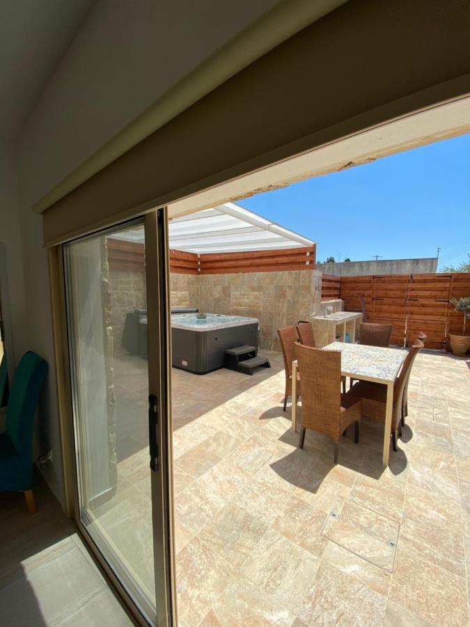 Villa Caerus Paphos Exteriör bild