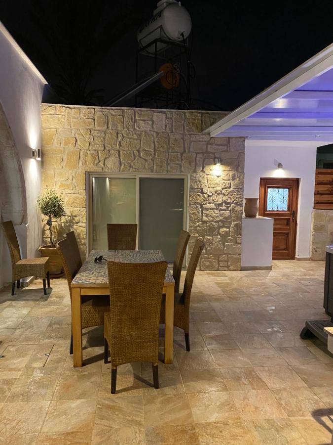 Villa Caerus Paphos Exteriör bild