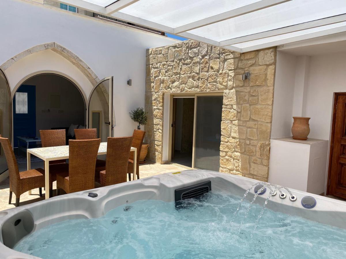Villa Caerus Paphos Exteriör bild