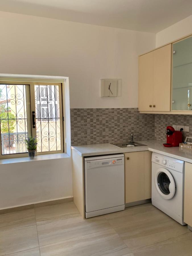 Villa Caerus Paphos Exteriör bild