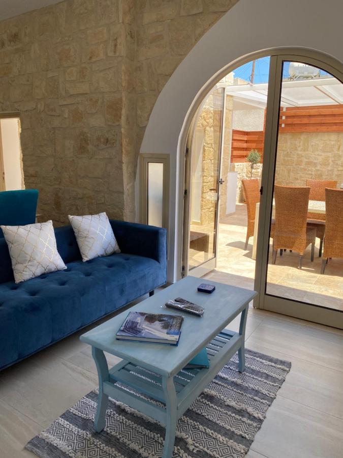 Villa Caerus Paphos Exteriör bild