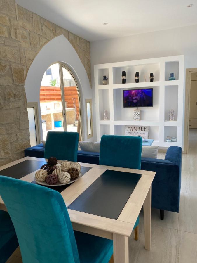 Villa Caerus Paphos Exteriör bild